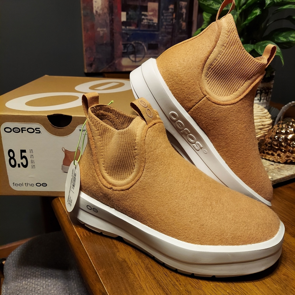 New OOFOS Londoner - Almond